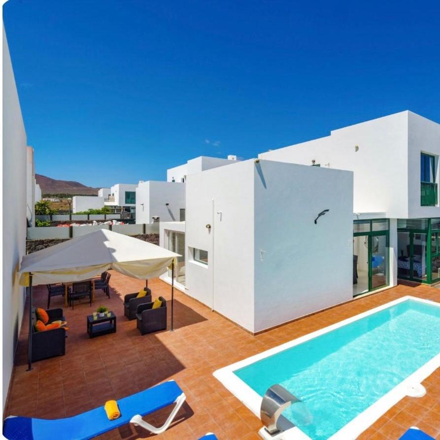 Spacious Private Villa & Private Heated Pool - Villa Sunshine Costa Teguise Eksteriør bilde